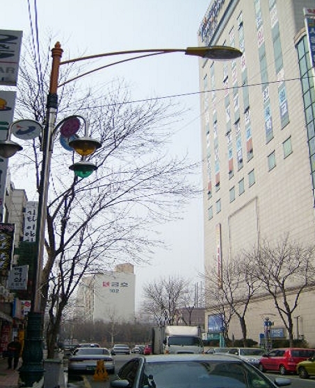 연수구, 밝은 거리조성사업과 연계된 특색 가로등 설치공사 시행의 1번째 이미지