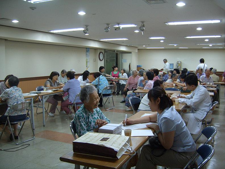 연수구보건소, 치매예방 및 조기발견을 위한 동별 순회검진 지역주민들에게 큰 호응의 1번째 이미지