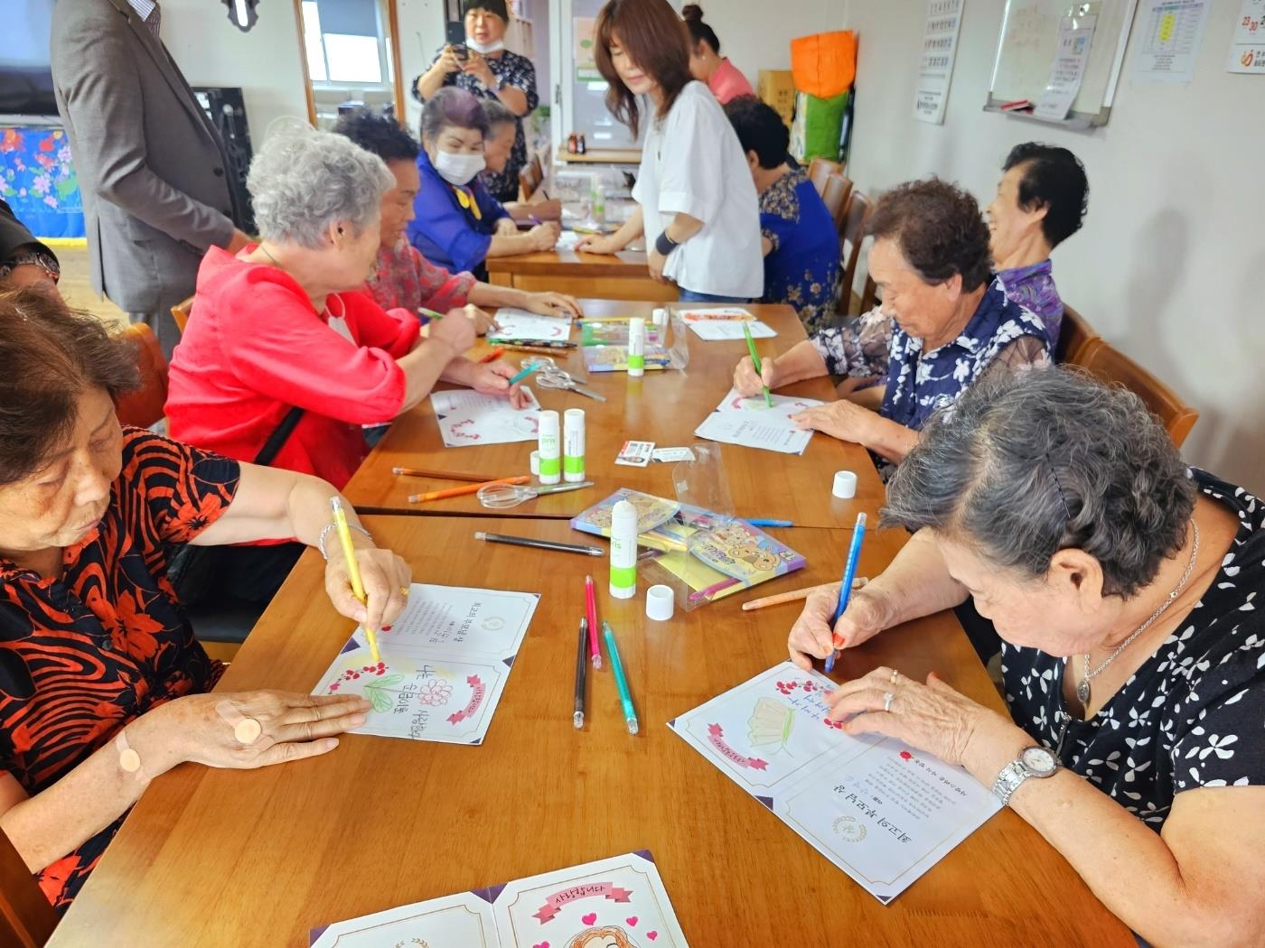 (연수구자원봉사센터) 인천광역시 자원봉사단체 우수사업 - 마음소리 미술심리 봉사단의 2번째 이미지