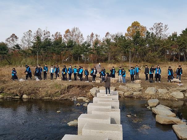 청소년 봉사활동 하자 봉사 11월 활동 환경정화 및 흙공 던지기 활동의 2번째 이미지