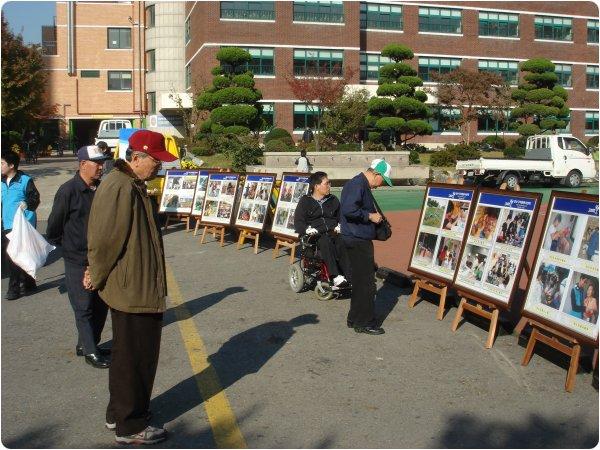 연수구자원봉사센터 옥련1, 2동 동축제 행사에 참여 홍보 및 전문봉사단 활동 실시의 2번째 이미지