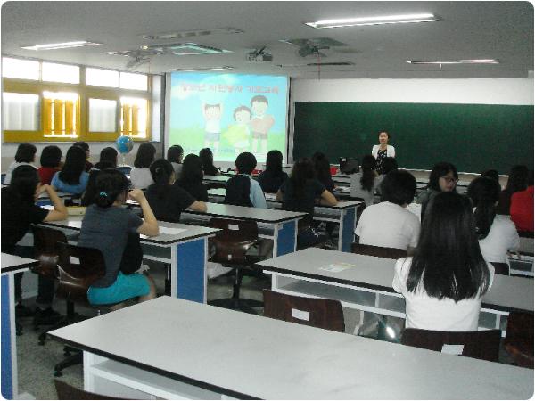 연수구자원봉사센터 연수여고 과학동아리 자원봉사 방문기초교육 및 흙공 던지기 활동 실시의 1번째 이미지