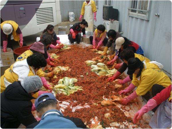 연수구자원봉사센터 연수구자원봉사대 사랑의 김장 나누기 행사의 1번째 이미지